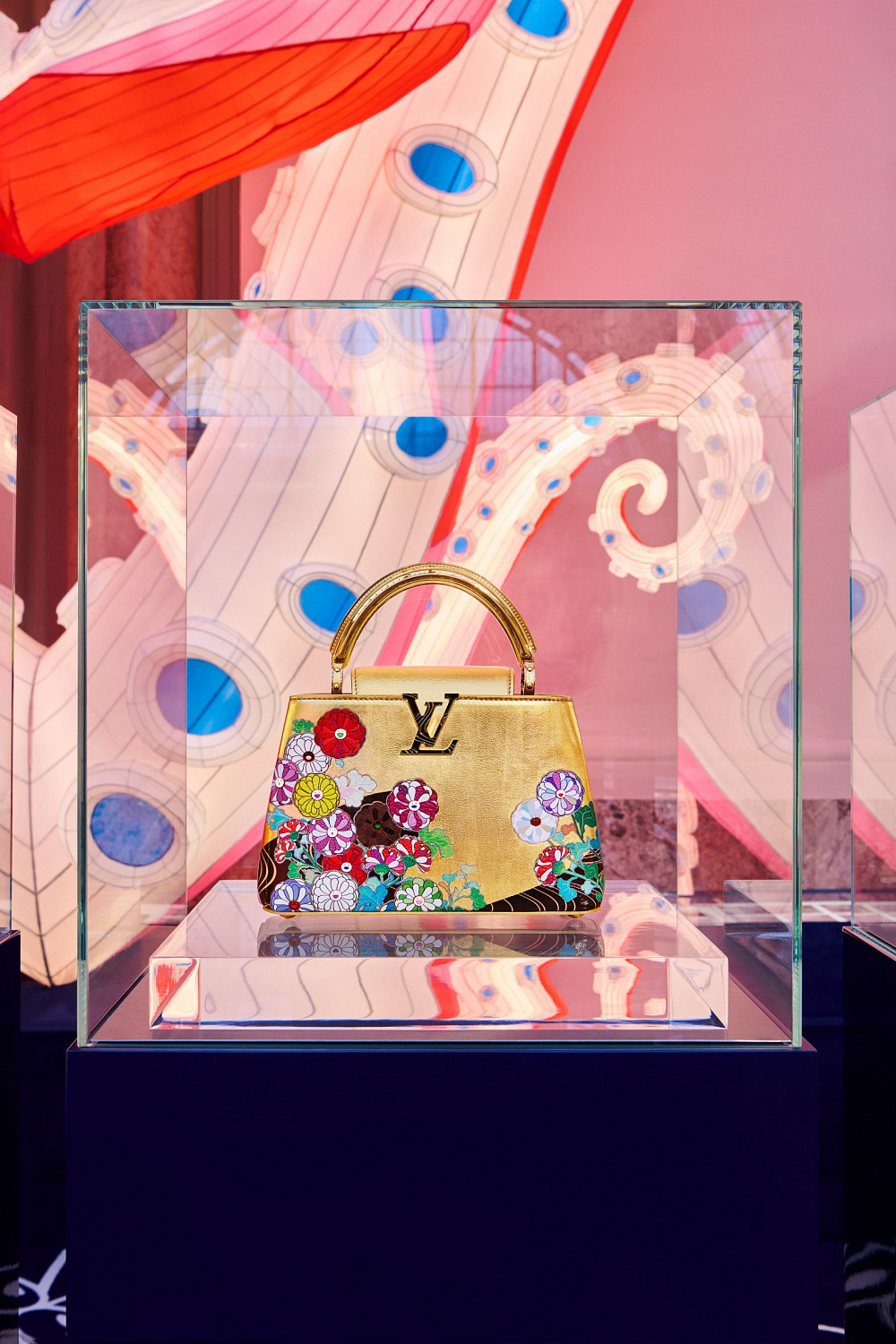 Такаси Мураками и Louis Vuitton представили гигантского осьминога в парижском Гран-Пале