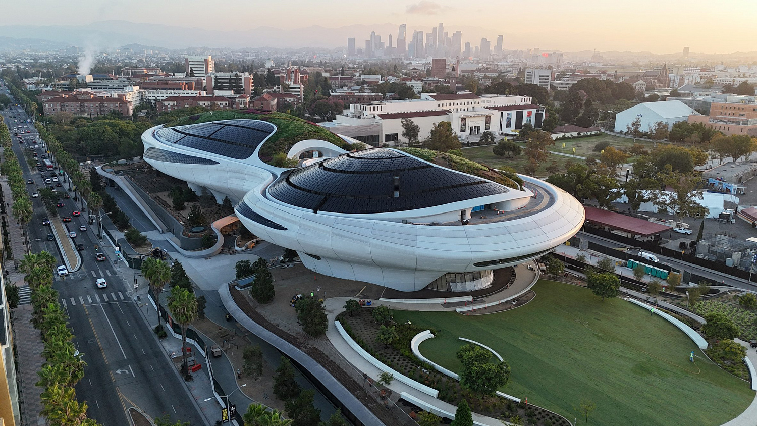 «Сказочный» Музей нарративного искусства Лукаса от MAD Architects скоро откроется в Лос-Анджелесе