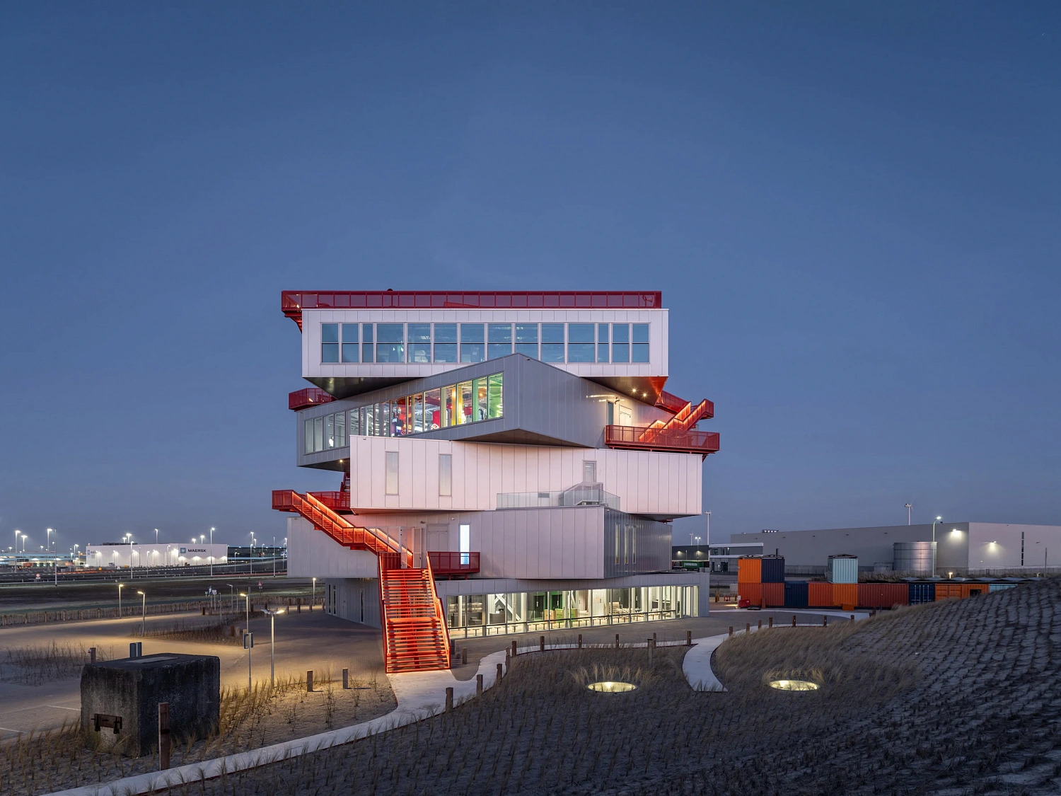 MVRDV: выставочный центр в Роттердаме со смотровой площадкой