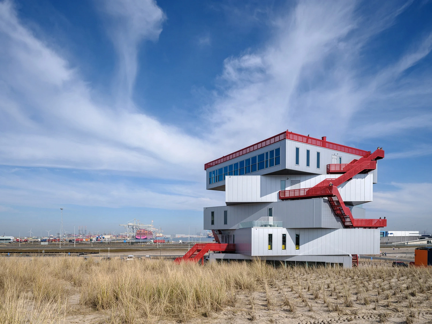 MVRDV: выставочный центр в Роттердаме со смотровой площадкой